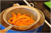 橙皮蜜饯的做法 橙皮蜜饯怎么做 橙皮蜜饯的家常做法 南半球的小猫